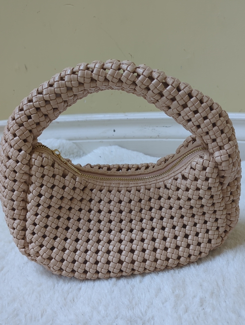Antik Kraft Woven Shoulder Bag in Beige